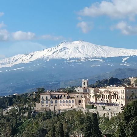 Aly Art Apartment Taormina Duomo, Gulf & Etna View ภายนอก รูปภาพ