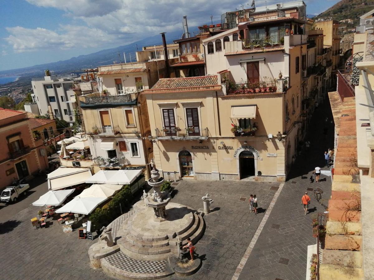 Aly Art Apartment Taormina Duomo, Gulf & Etna View ภายนอก รูปภาพ