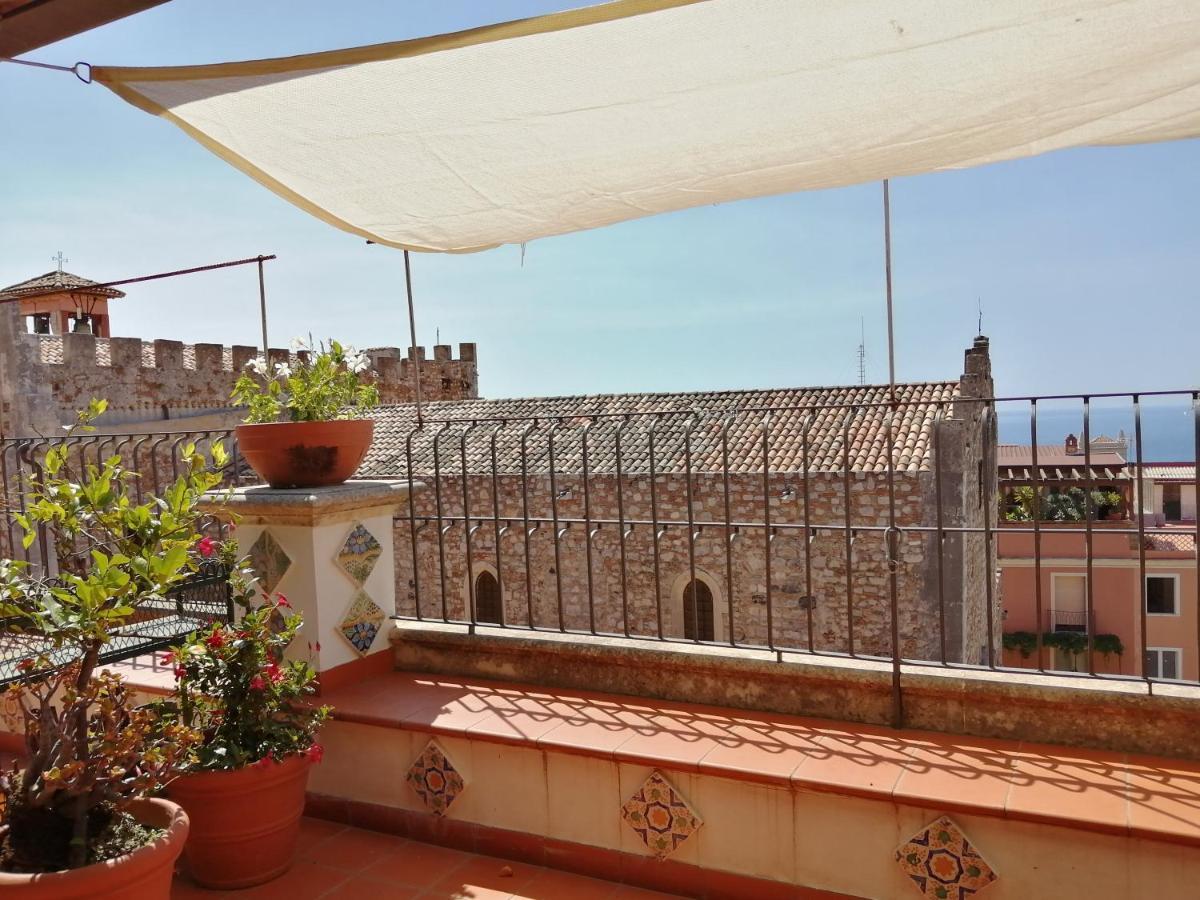 Aly Art Apartment Taormina Duomo, Gulf & Etna View ภายนอก รูปภาพ