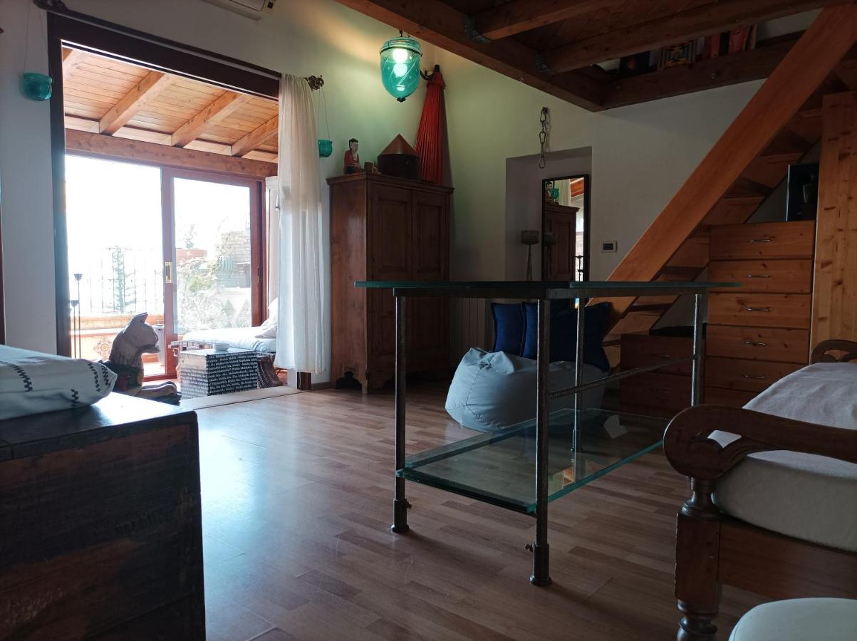 Aly Art Apartment Taormina Duomo, Gulf & Etna View ภายนอก รูปภาพ