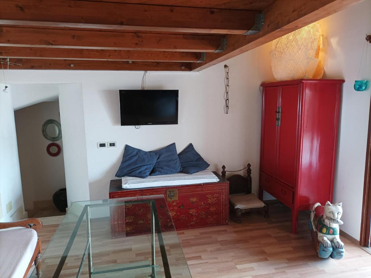 Aly Art Apartment Taormina Duomo, Gulf & Etna View ภายนอก รูปภาพ
