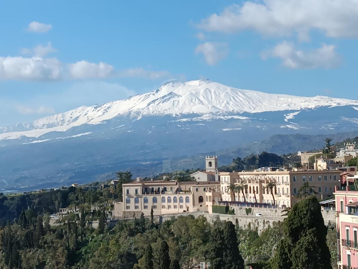 Aly Art Apartment Taormina Duomo, Gulf & Etna View ภายนอก รูปภาพ